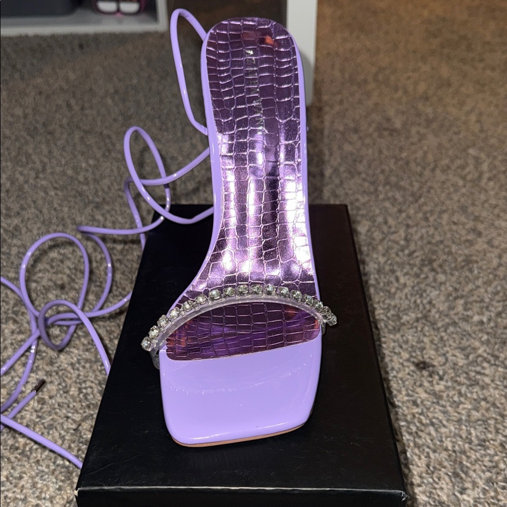 Chic Lavender Heels with Rhinestone Accent